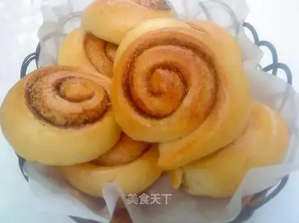Cinnamon rolls