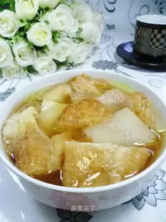 The oil-coated melon soup