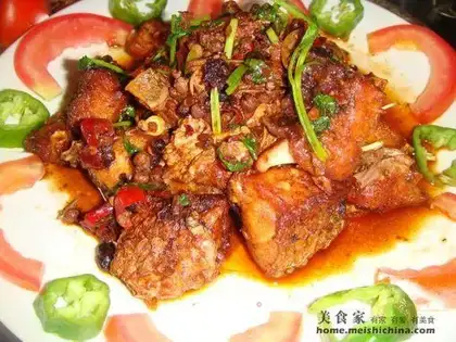 Laoganma stewed fish nuggets