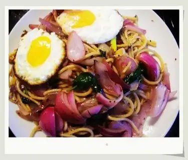 Delicious fried pasta