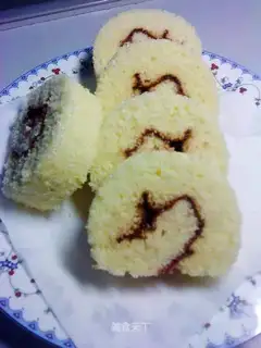 Blueberry sugar cake roll