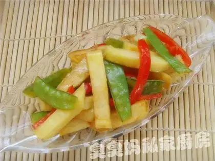 Roasted potatoes with pepper lotus