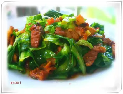 stir-fried roast pork with vegetables and pancakes