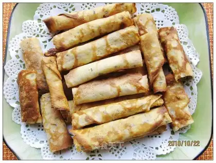 Tiger skin black sesame egg roll