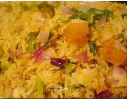 Fried rice with roast pork and onion