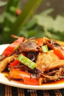 Braised tofu with tea tree mushrooms