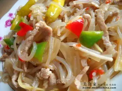 Pork shredded with pickled vegetables and sweet potatoes