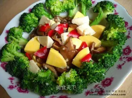 Stewed two-color egg with broccoli