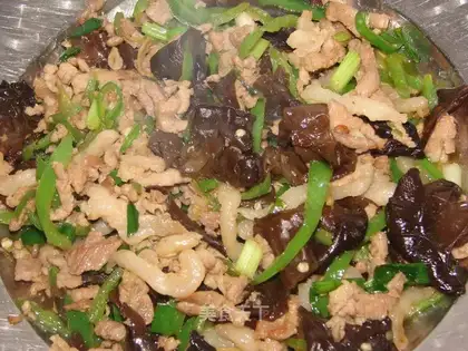 stir-fried shredded pork with fungus