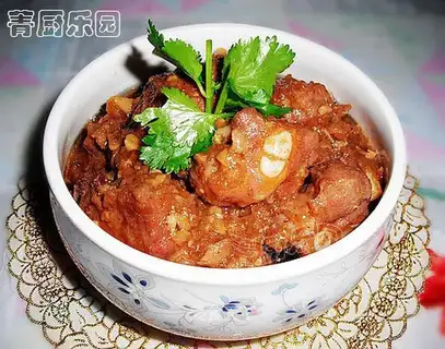 Steamed pork ribs with sand tea and garlic aroma