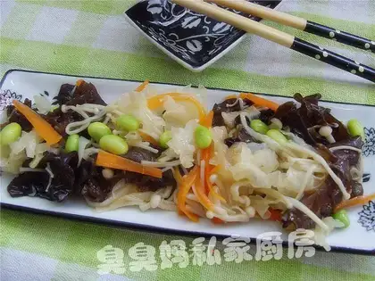 stir-fried ears with golden needles