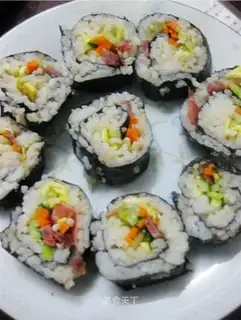 Seaweed rolls (sushi)