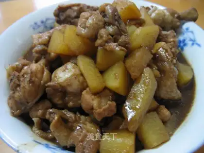 Stewed chicken curry with potatoes
