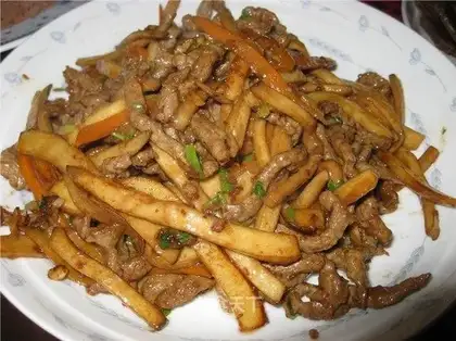 Beef filet and Pleurotus eryngii