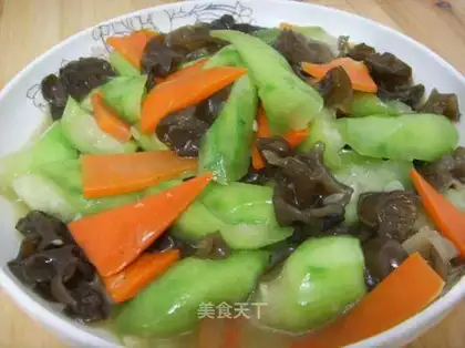stir-fried loofah with cloud ears