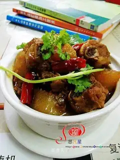 Roasted pork ribs with radish