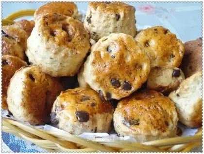 Wholemeal chocolate bean scone