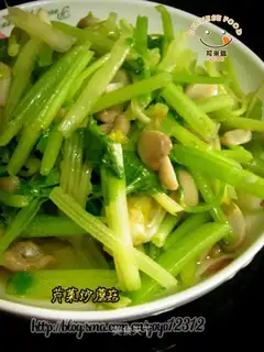 stir-fried mushrooms with celery