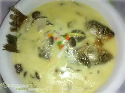 Crucian carp and mushroom soup