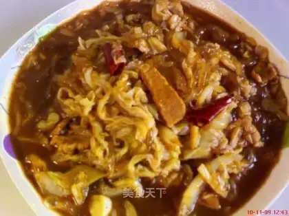 Stewed cabbage with sour and spicy noodles