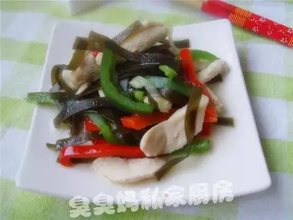 Stewed chicken fillets with seaweed