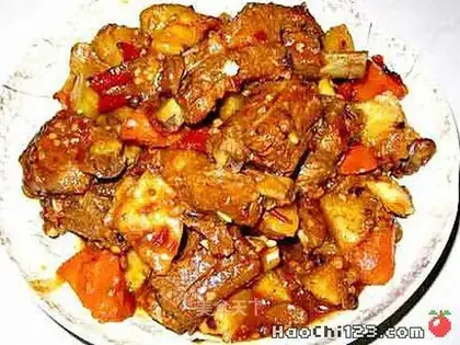 Sichuan-style pork ribs with potatoes