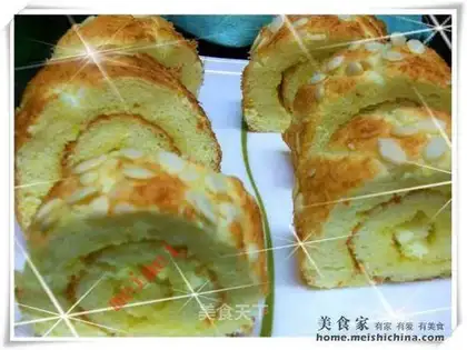 cream frosted cake roll