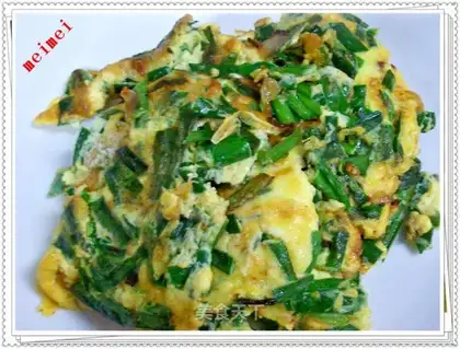 Scrambled eggs with leeks