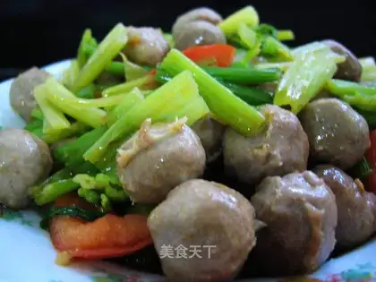 stir-fried beef meatballs with parsley