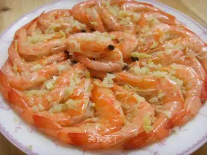 Steamed shrimp with garlic minced back