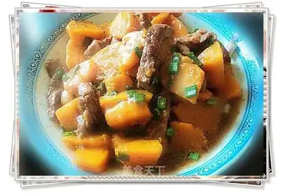 Braised pork with pumpkin
