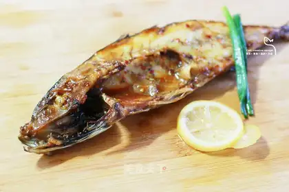 A roasted mackerel