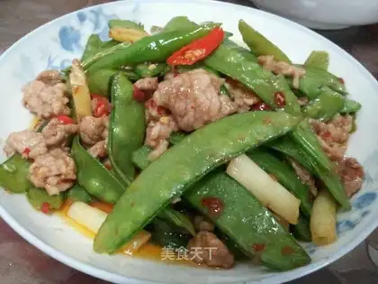 Peaches fried meat