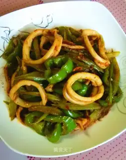 Fired squid rings