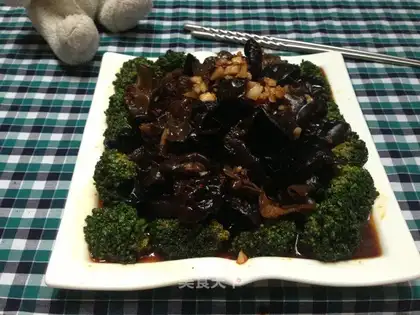The broccoli with the black ear