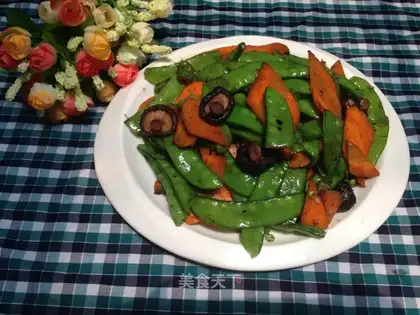 Fry mushrooms, Dutch beans