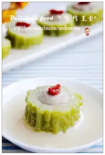 Green tea with bitter melons