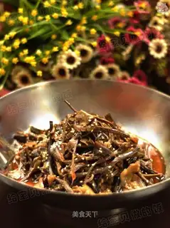 A dry pot of tea and mushrooms