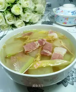 Soup of pickles and pickles