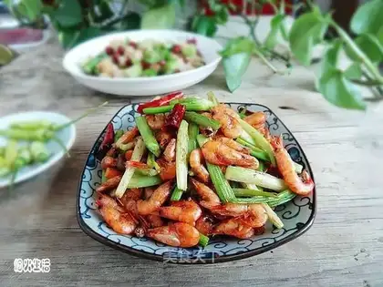 Celery and shrimp