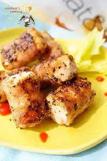 Bacon salmon roll