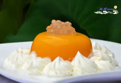 Light mango pudding