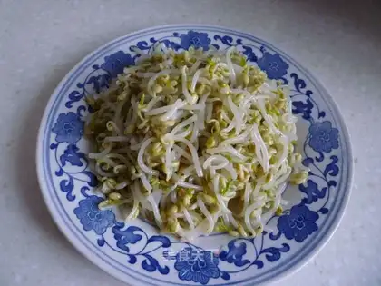 The green bean sprouts