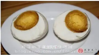 Homemade salted eggs