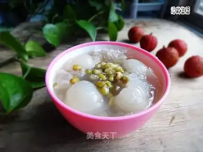 Silver-eared green bean soup