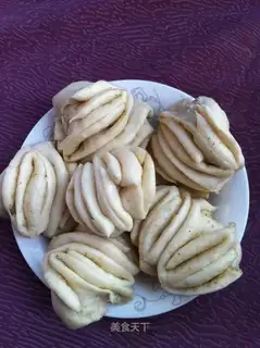 A fragrance roll