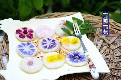 Flour-fried rice cake