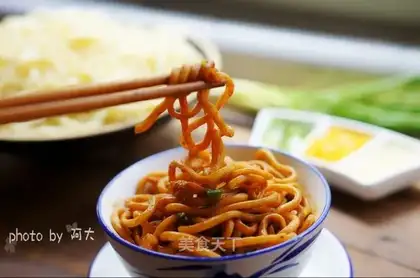 Hot dry noodles
