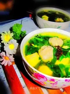 Spinach meatball soup