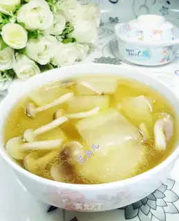 Crab fungus soup